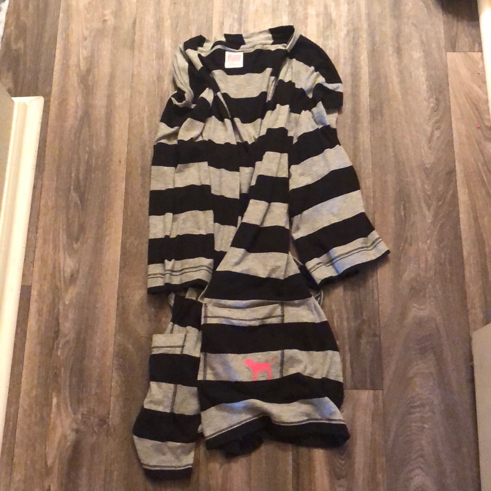 PINK Victoria’s Secret short sleeve robe